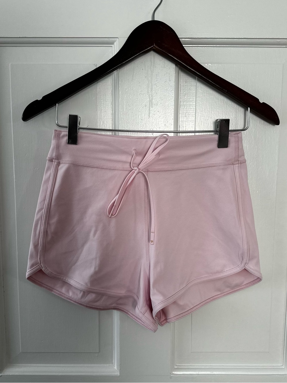NWOT Aritzia - BUTTER Loop Dolphin Short